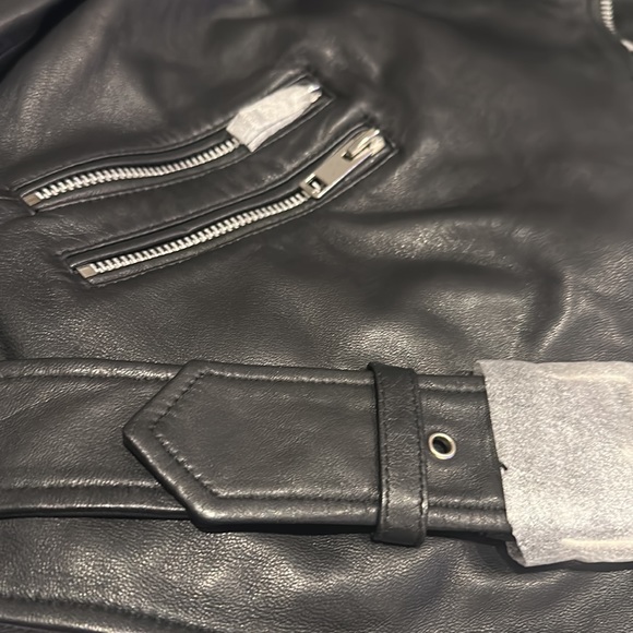 WALTER BAKER
Allison cropped leather biker jacket - Picture 5 of 8